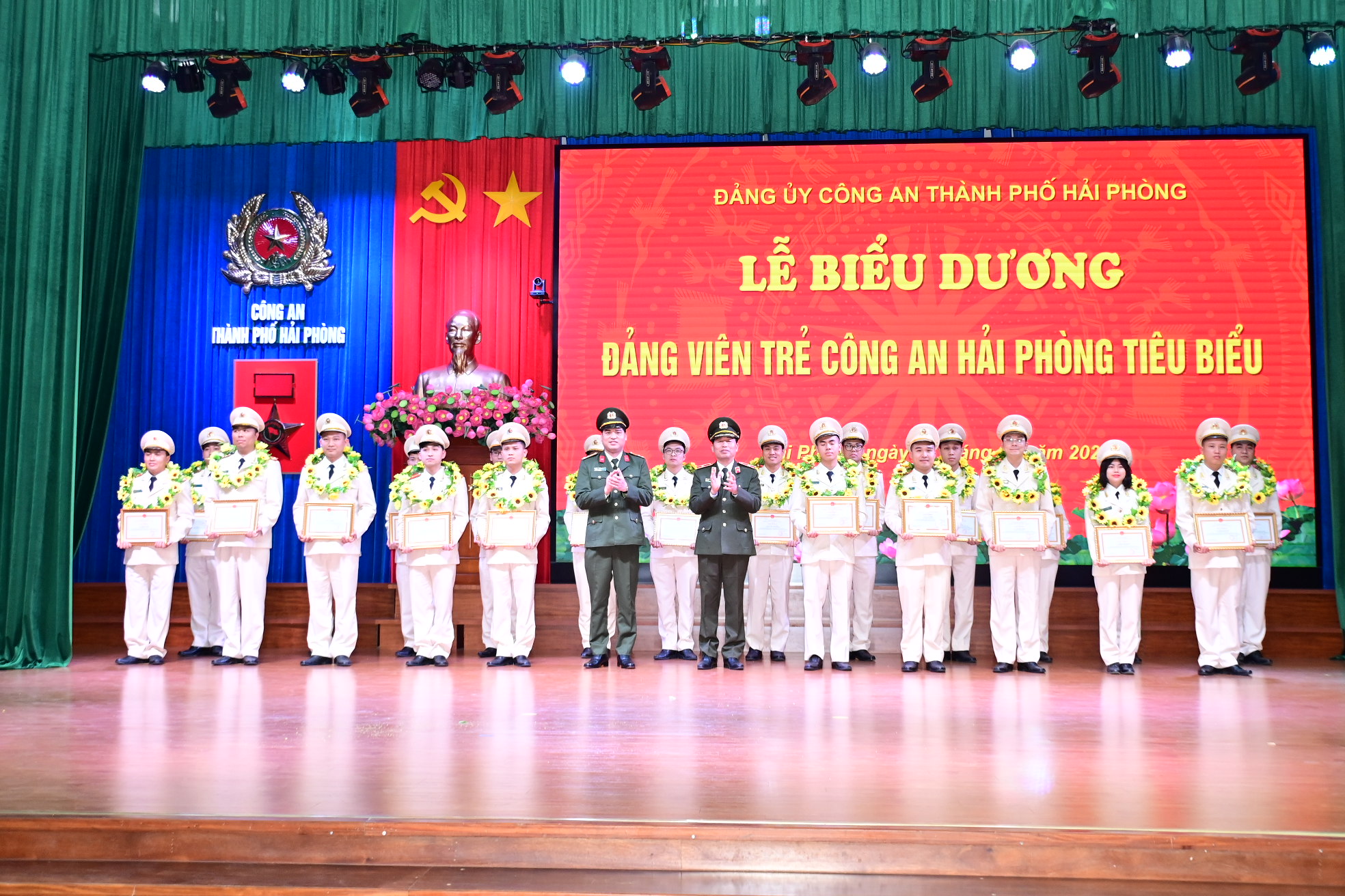 Đảng ủy Công an thành phố: Tổ chức sinh hoạt chính trị “Tuổi trẻ Công an Hải Phòng tự hào tiến bước dưới cờ Đảng”